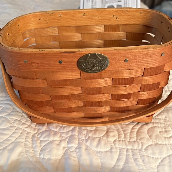 Peterboro limited edition basket with lid. 2003 - Picture 3 of 3